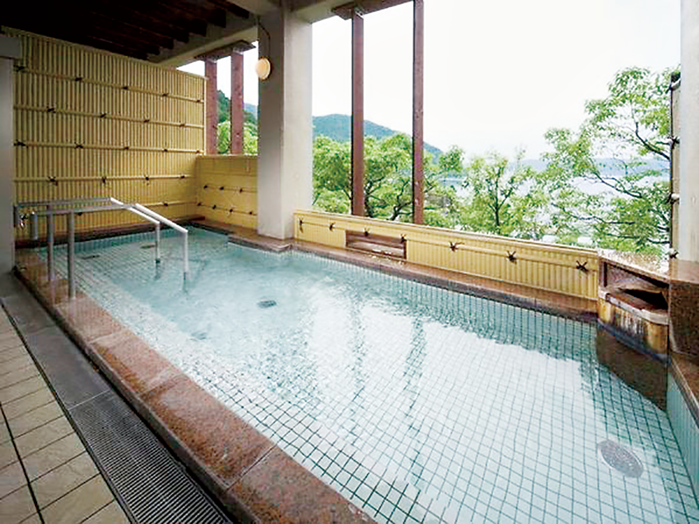 琵琶湖を望む「宮ヶ浜の湯」